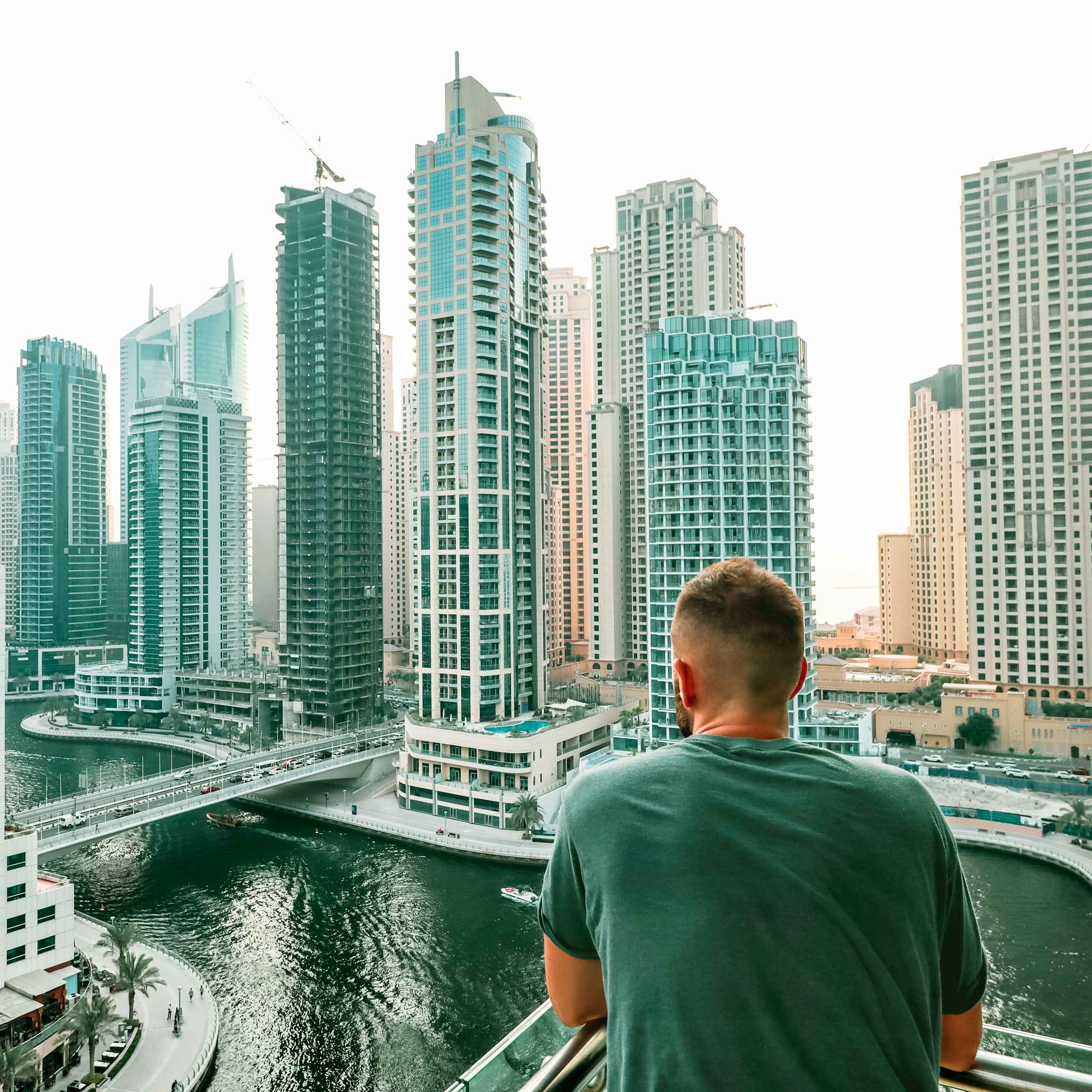 Из Дубая в Барселону