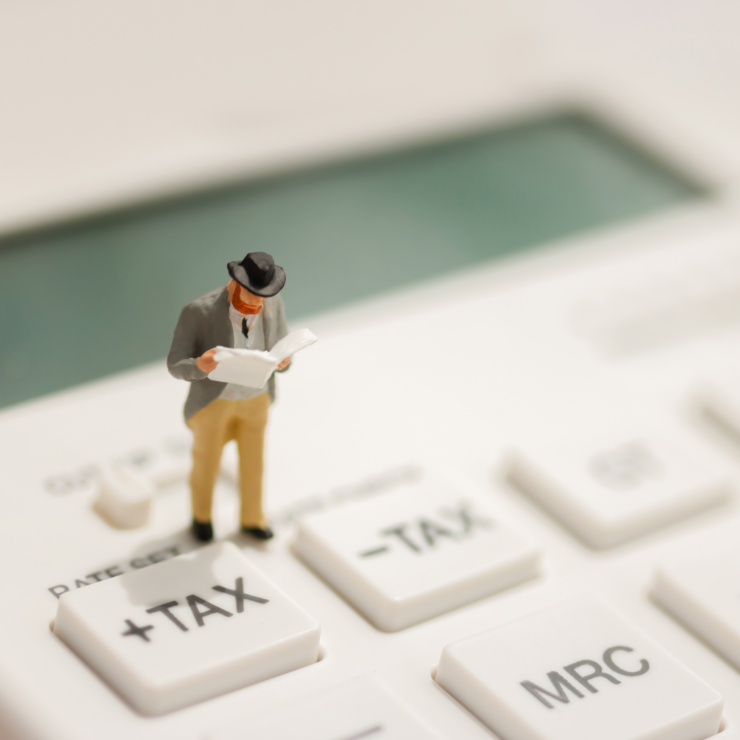 Время платить налоги в Испании