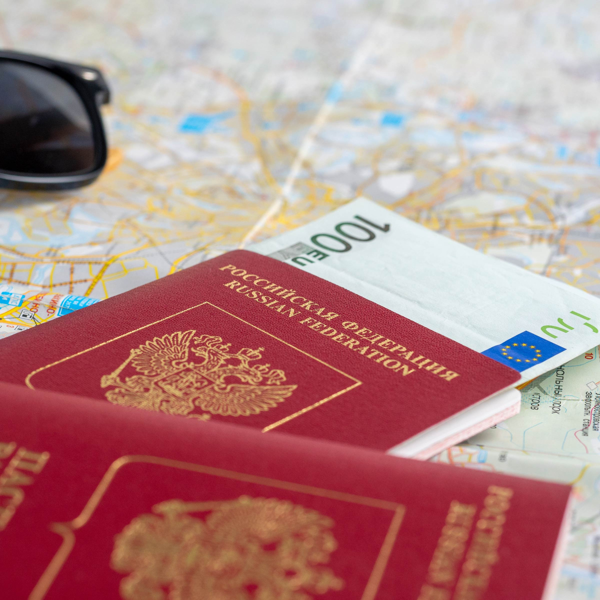 Как уехать из России